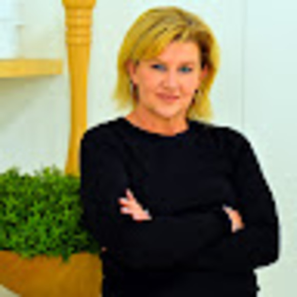 Meet your Posher, Kelly - Picture 1 of 16